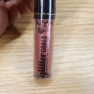NYX Glitter Goals Liquid Eyeshadow METROPICAL GGLE01